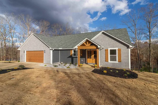 $374,500 | 1130 Twin View Circle, Selmer, TN 38375