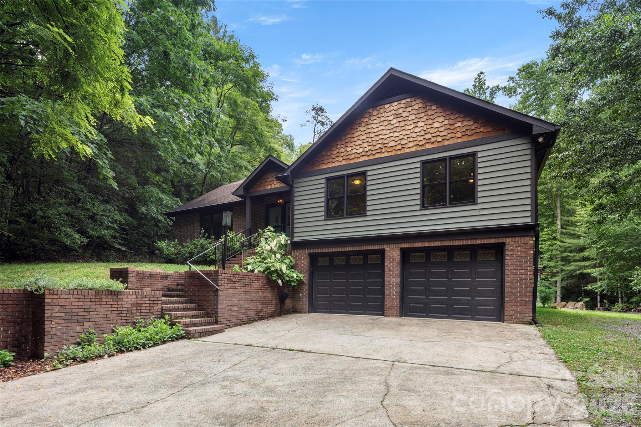 2000 Davis Mountain Road Hendersonville, NC 28739 - Photo 5 of 41