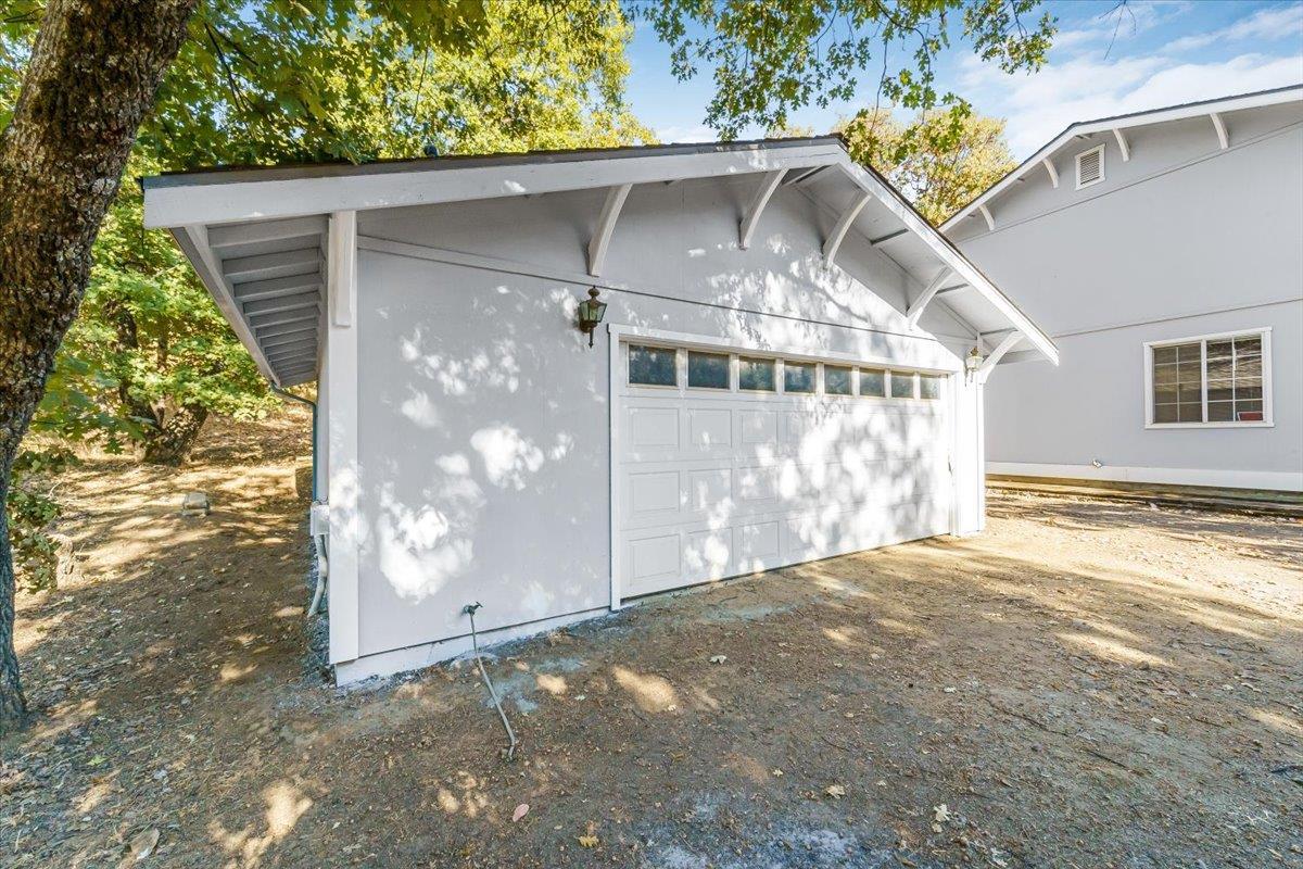 40101 Tassajara Road Carmel Valley, CA 93924 - Photo 74 of 91 a view of a small yard
