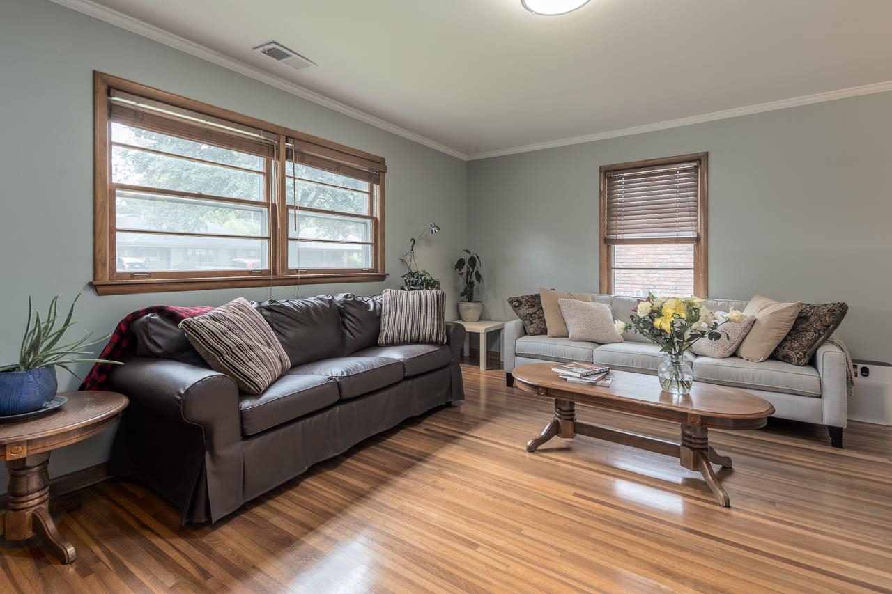 1604 Wilbec Road Memphis, TN 38117 - Photo 17 of 30 a living room with furniture and windows