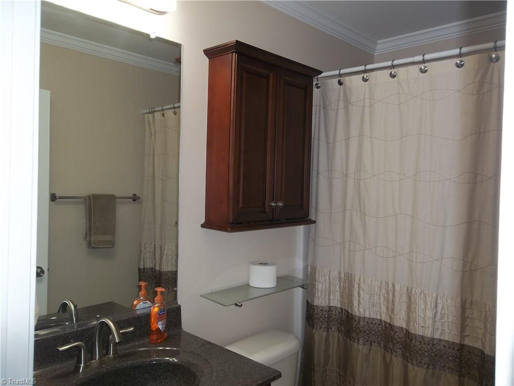 643 Chas Court High Point, NC 27265 - Photo 3 of 20 Gallery Image 3