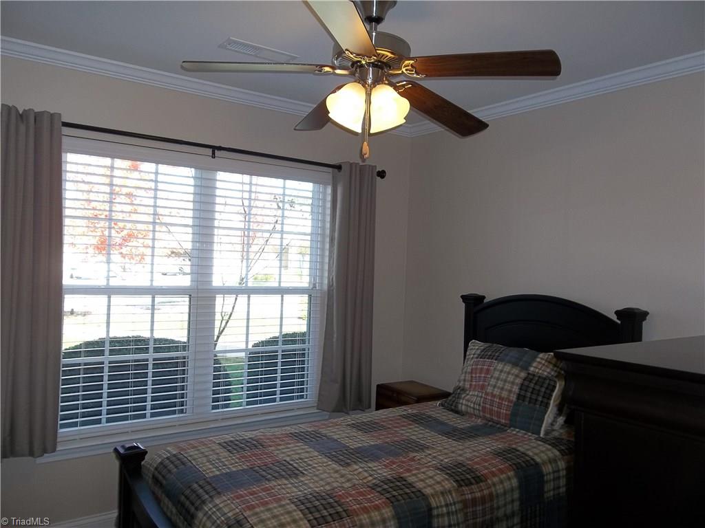 643 Chas Court High Point, NC 27265 - Photo 4 of 20 Gallery Image 4