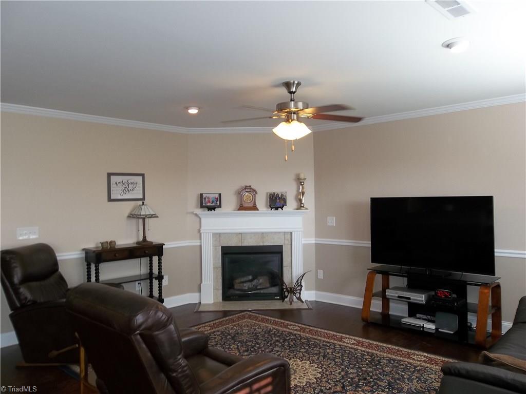 643 Chas Court High Point, NC 27265 - Photo 7 of 20 Gallery Image 7
