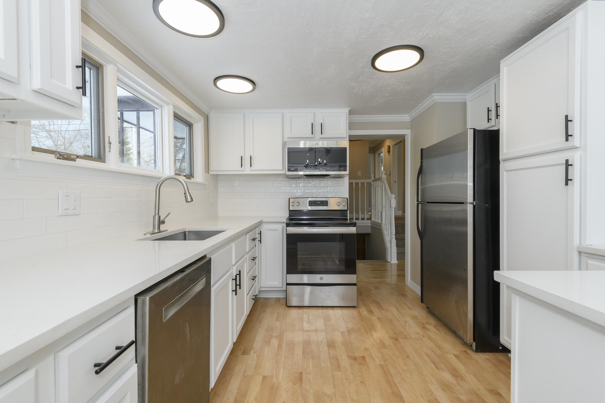 14225 Forest View Lane Brookfield, WI 53005 - Photo 7 of 38 14225 Forest View-22