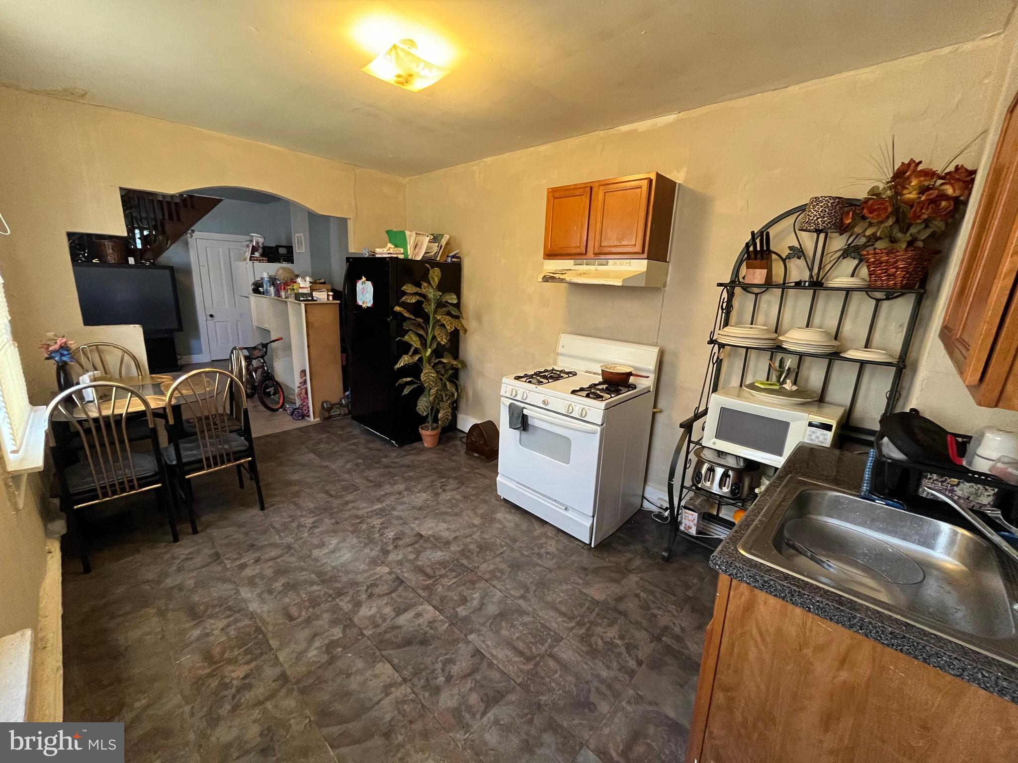 304 South Franklintown Road Baltimore, MD 21223 - Photo 5 of 16