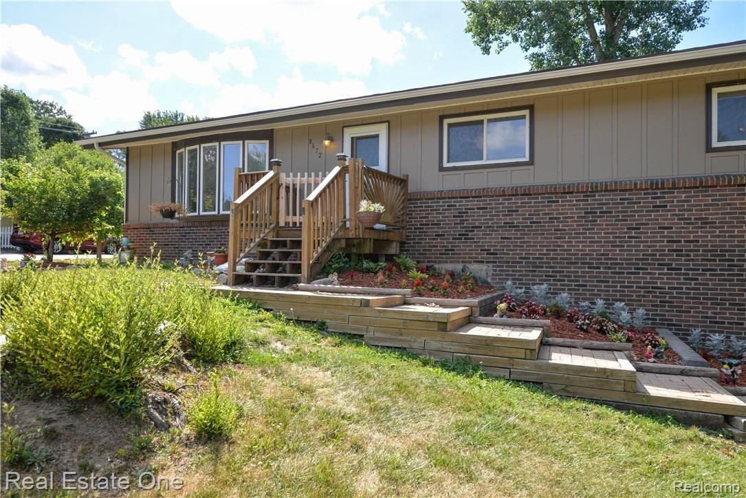 8672 Pettysville Road Pinckney, MI 48169 - Photo 1 of 31 6_3.jpg