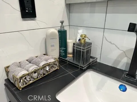 $2,500 | 5032 Amestoy, Encino, CA 91316