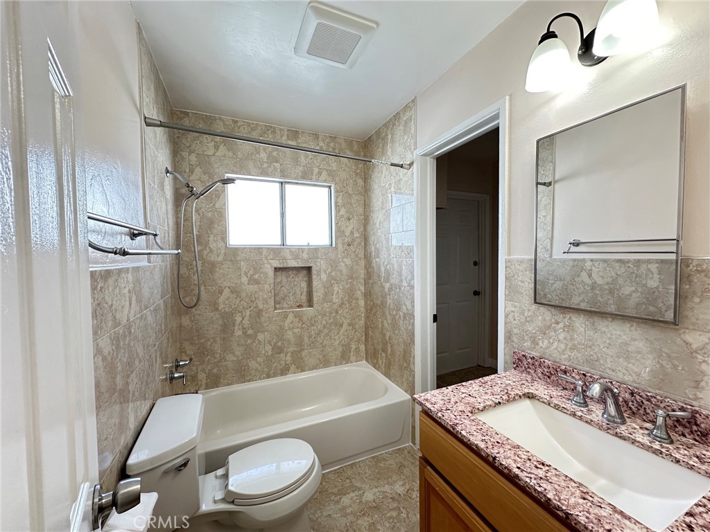 12214 Cambrian Court Artesia, CA 90701 - Photo 8 of 14 Bathroom