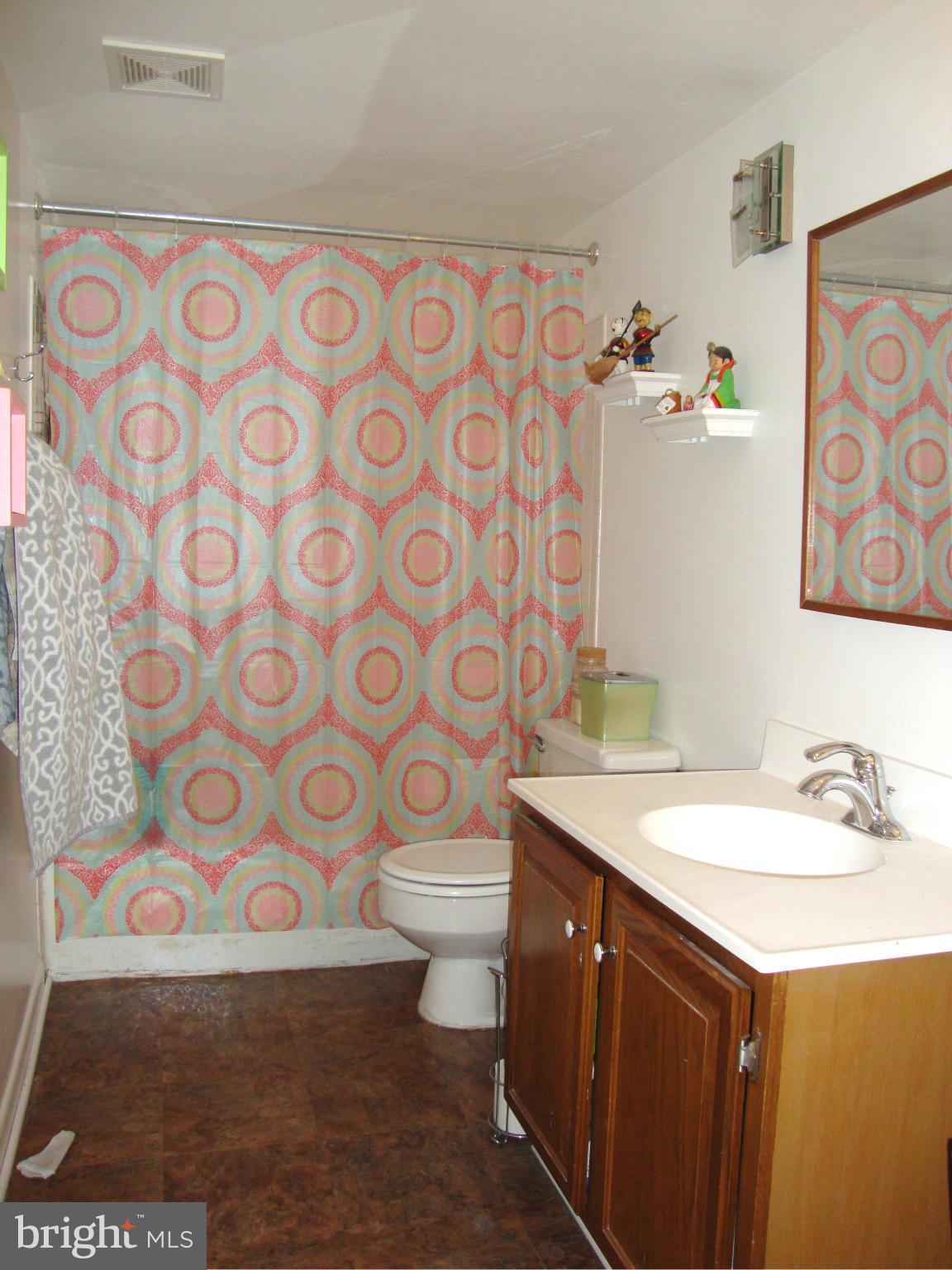 1429 Northgate Square, Unit 21C Reston, VA 20190 - Photo 11 of 14 Hall Bath