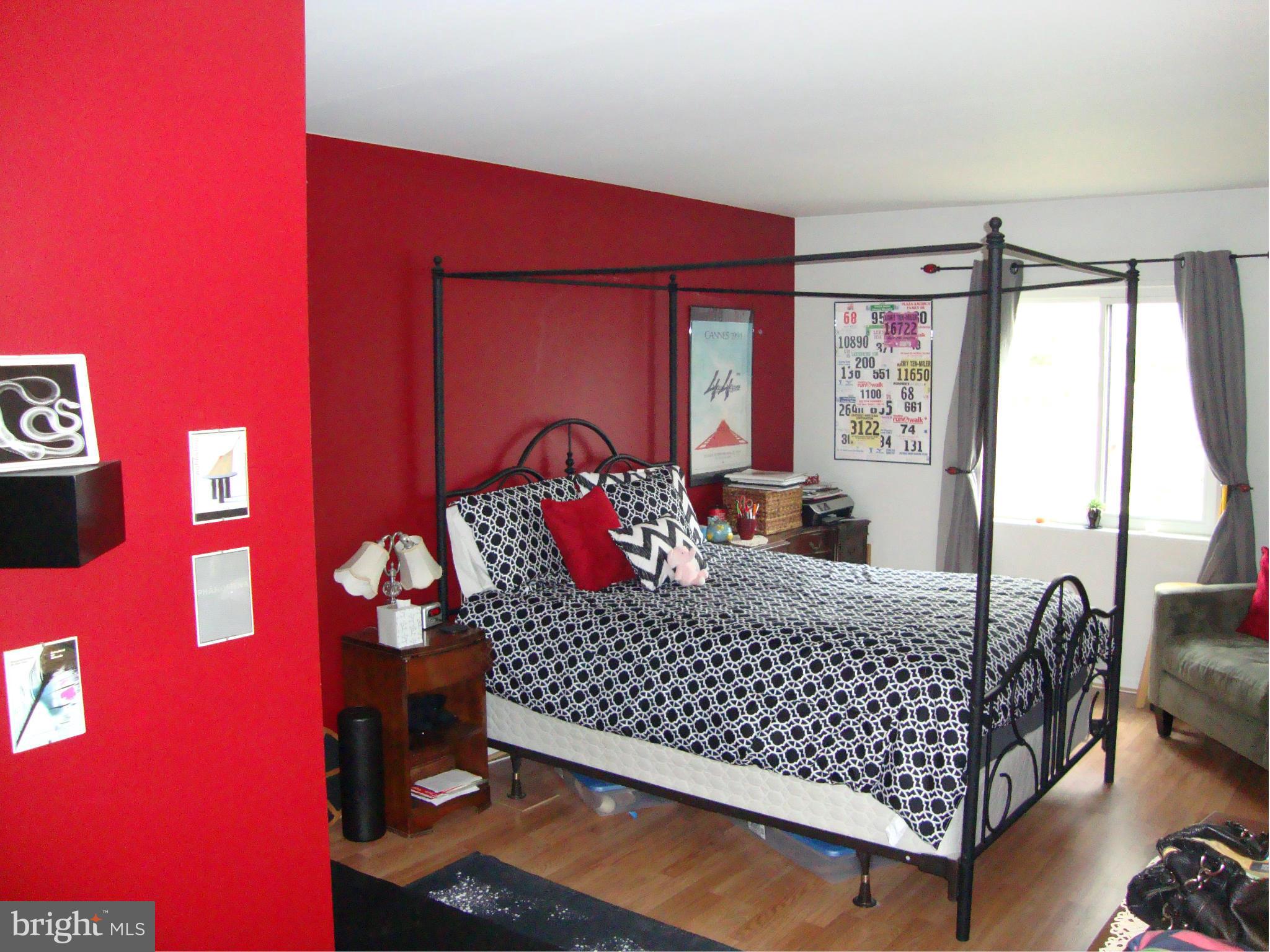 Bedroom (Master)