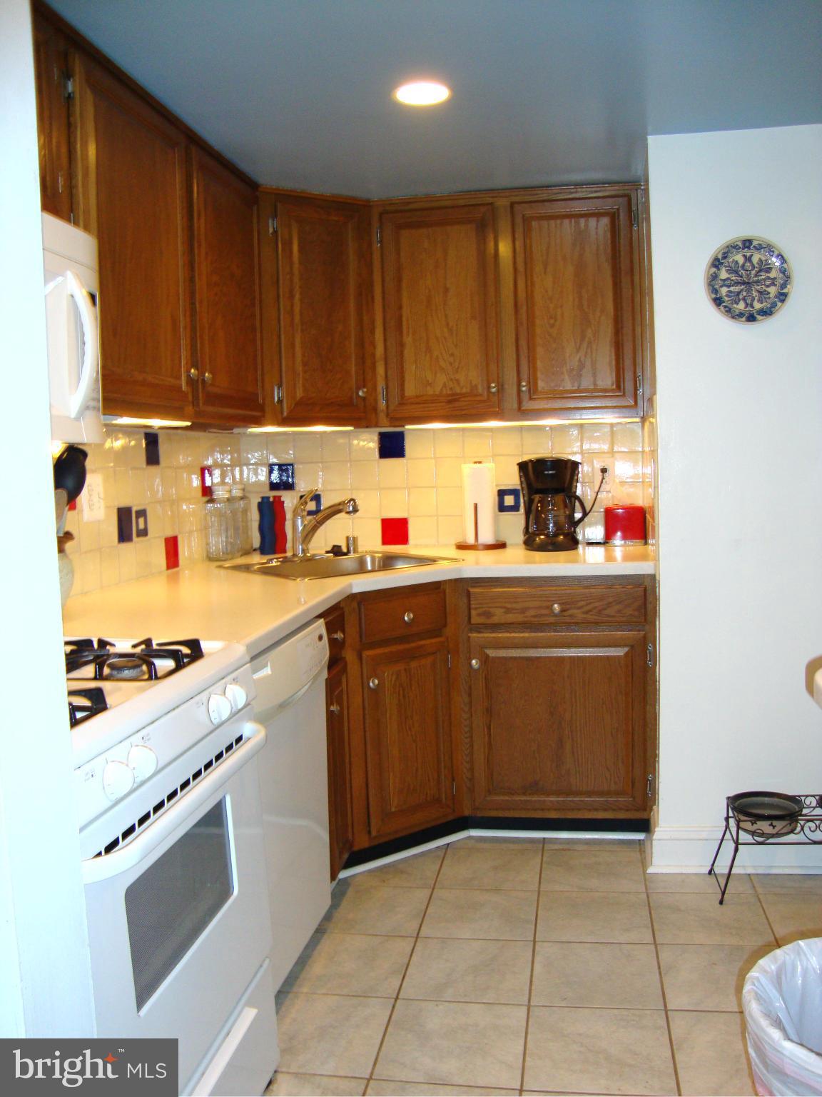 1429 Northgate Square, Unit 21C Reston, VA 20190 - Photo 9 of 14 Kitchen w/ceramic tile flooring