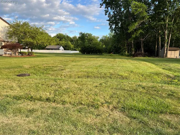 $64,000 | 16689 Carter Road, Trenton, MI 48183