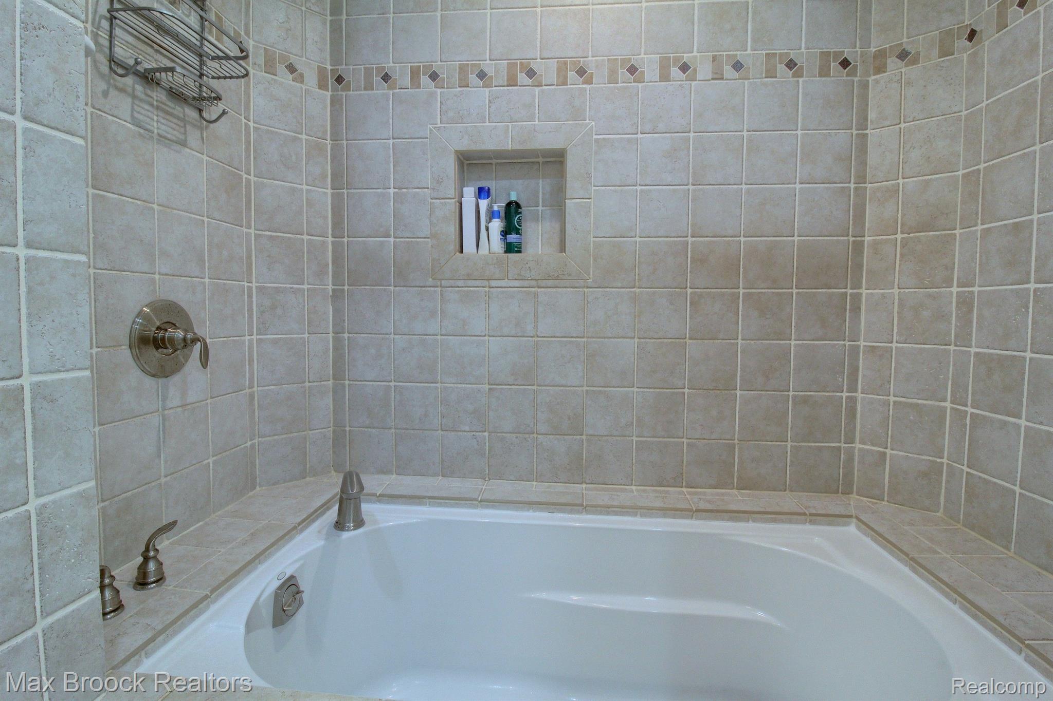 2313 Pembroke Road Birmingham, MI 48009 - Photo 20 of 32 Gallery Image 20