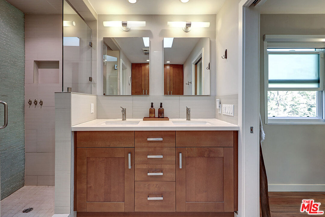 8326 Ridpath Drive Los Angeles, CA 90046 - Photo 30 of 43