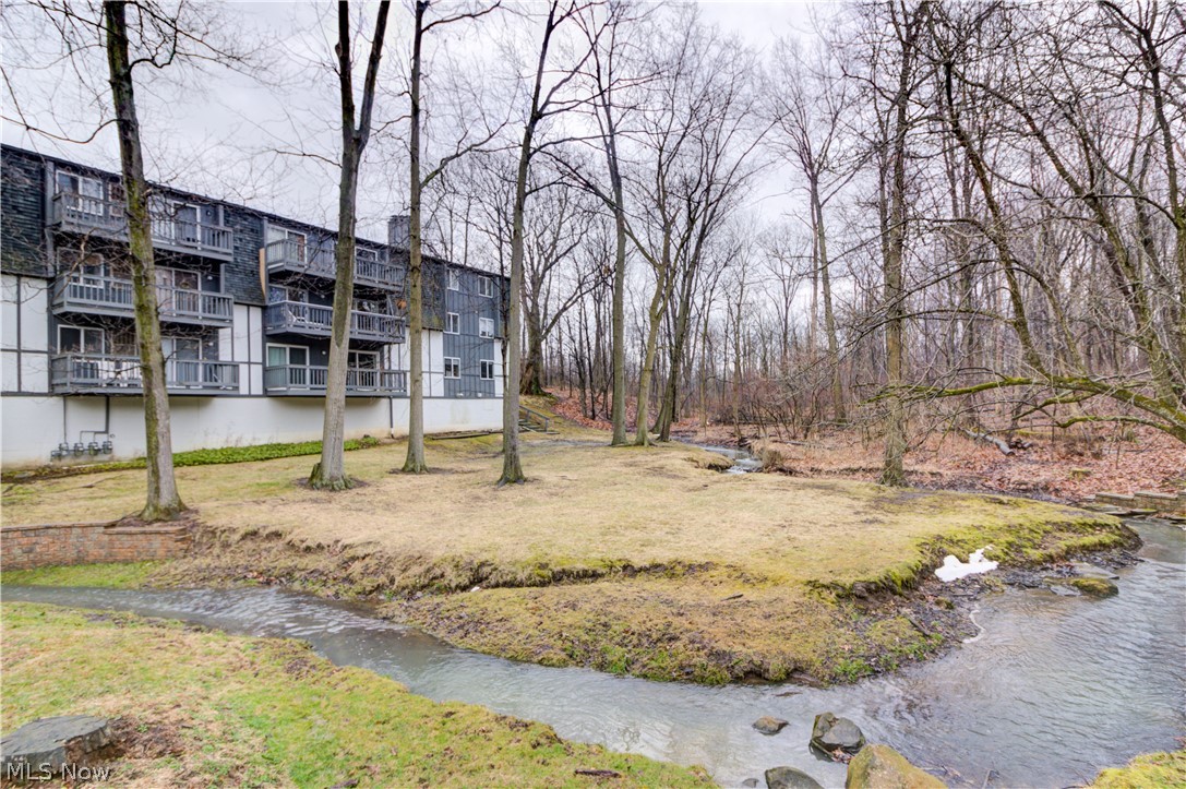 4750 Oak Point Road, Unit 202 Lorain, OH 44053 - Photo 3 of 28 Gallery Image 3