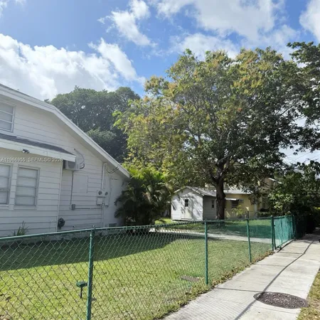 $3,200 | 12680 Northeast 3rd Avenue, Unit 12680, North Miami, FL 33161