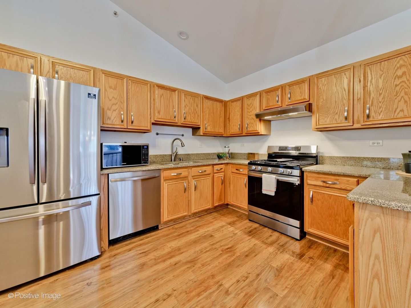 121 Commons Court Wheeling, IL 60090 - Photo 13 of 36