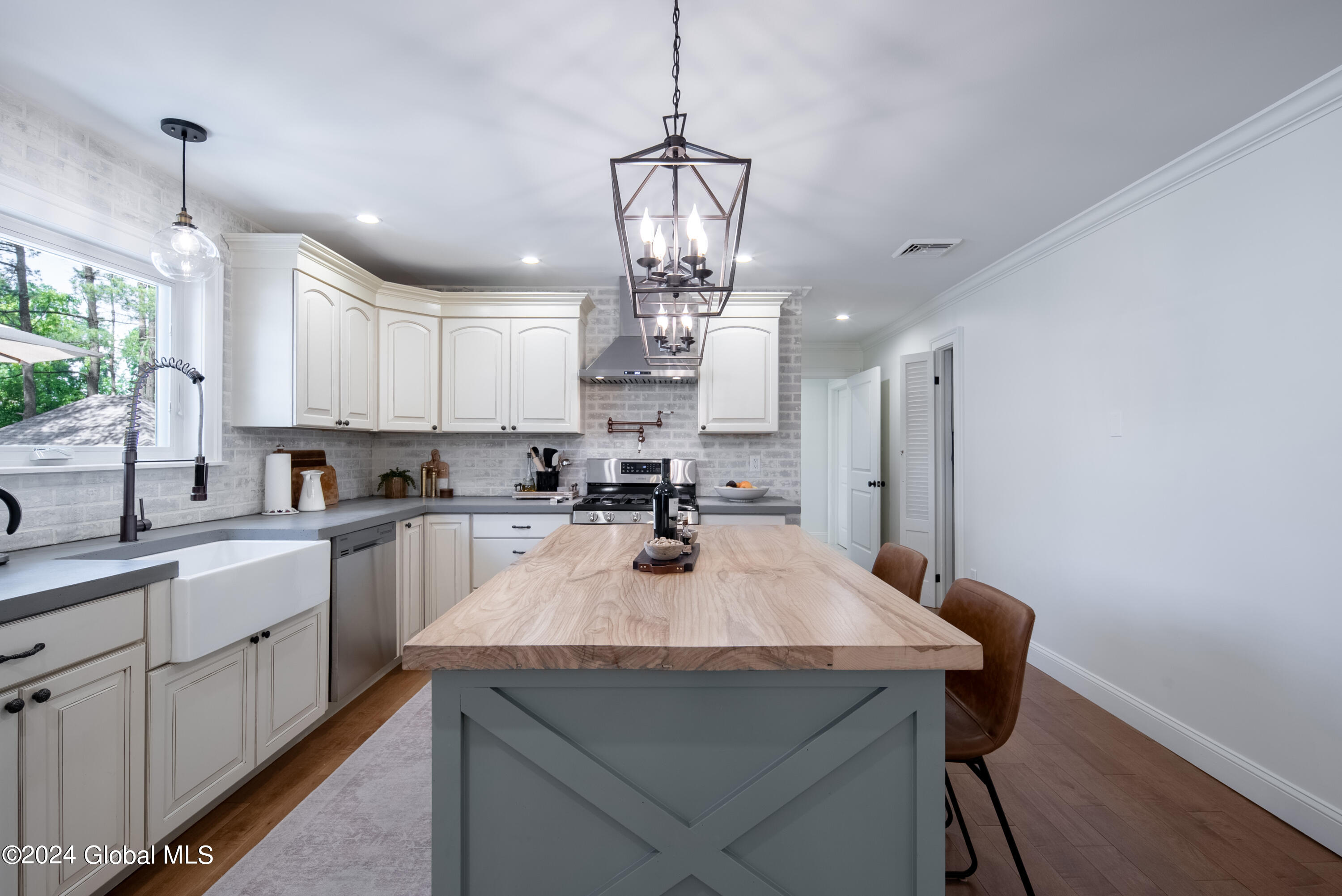 3 Devitt Road Waterford, NY 12188 - Photo 15 of 69 014
