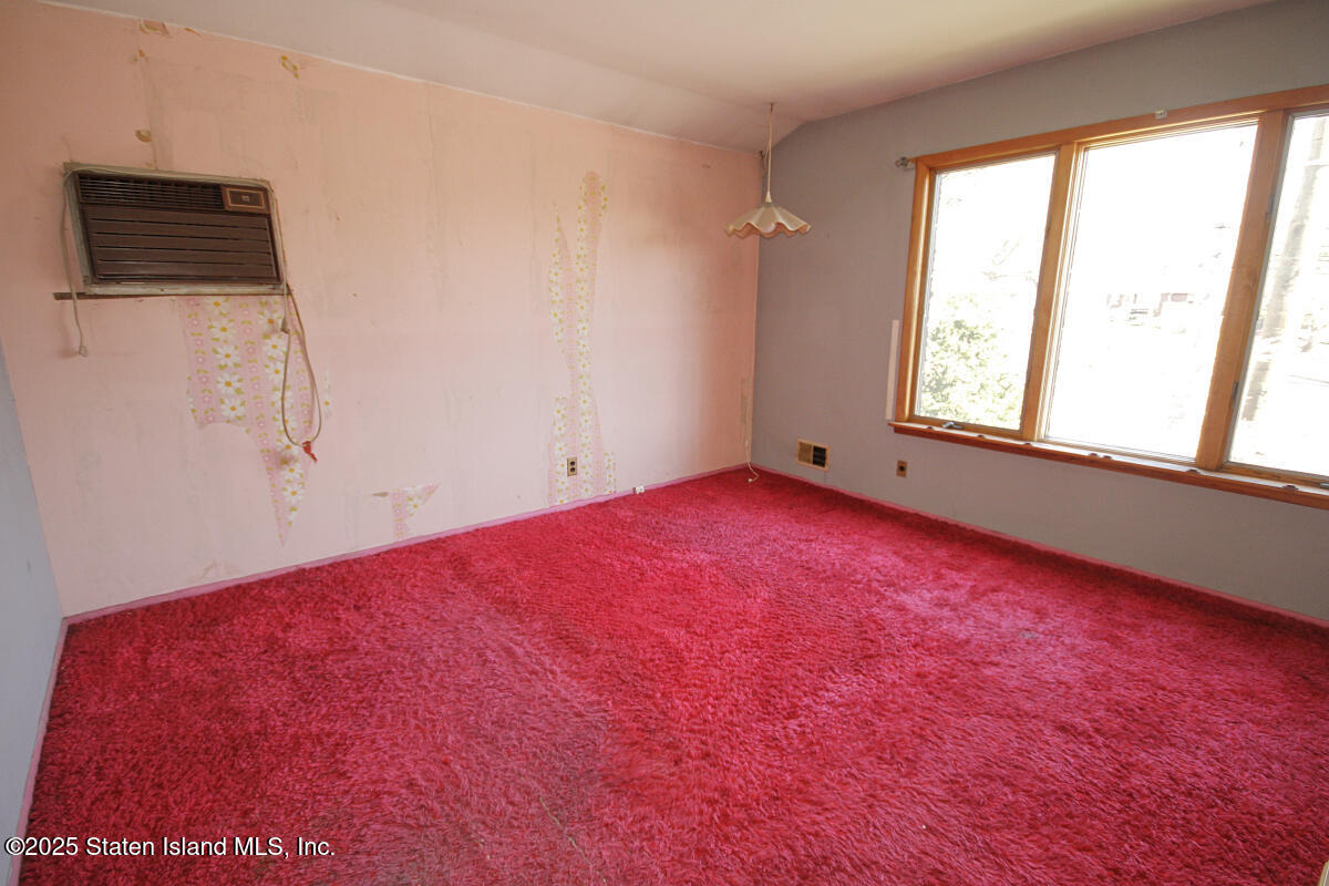 3 Windermere Road Staten Island, NY 10305 - Photo 15 of 37 a view of empty room with window