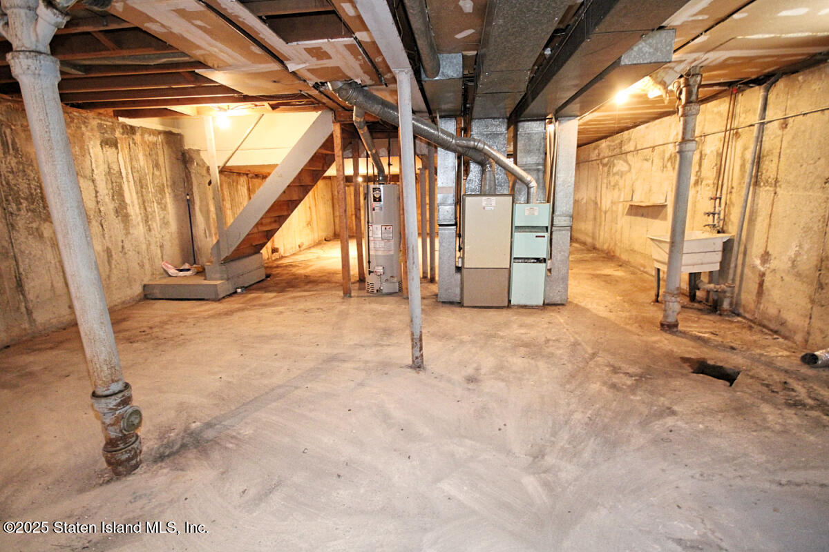 3 Windermere Road Staten Island, NY 10305 - Photo 30 of 37 a view of an empty room with a window