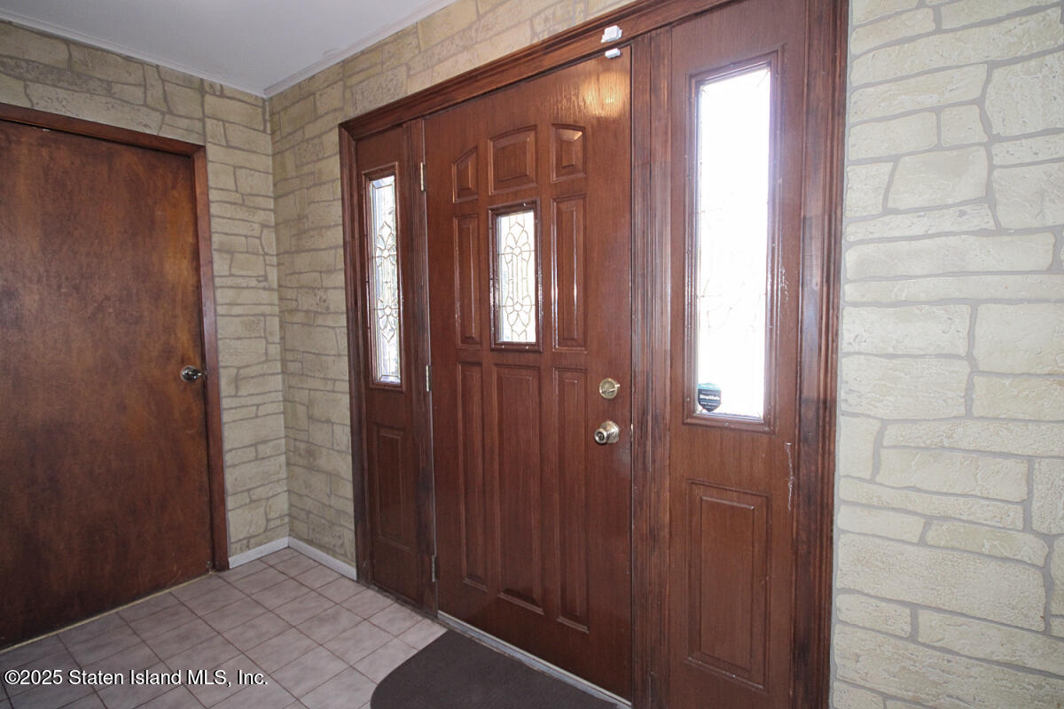 3 Windermere Road Staten Island, NY 10305 - Photo 5 of 37