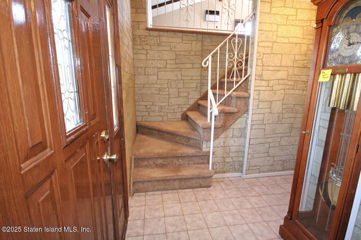 3 Windermere Road Staten Island, NY 10305 - Photo 6 of 37