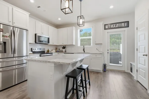 $2,500 | 615 Old Hickory Boulevard, Unit 724, Nashville, TN 37209