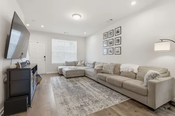 $2,500 | 615 Old Hickory Boulevard, Unit 724, Nashville, TN 37209