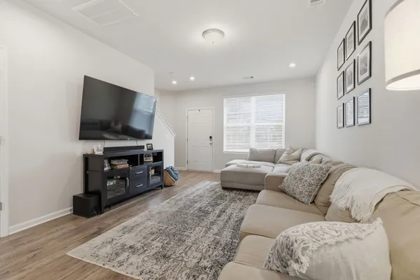 $2,500 | 615 Old Hickory Boulevard, Unit 724, Nashville, TN 37209