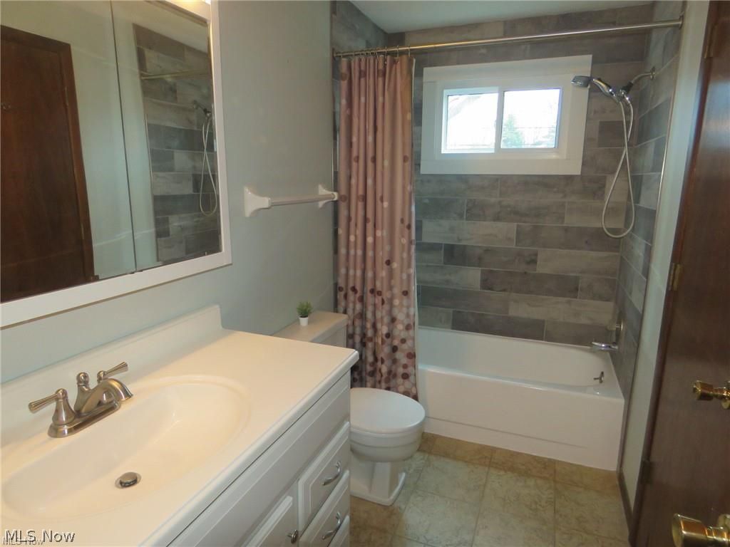 36896 Chestnut Ridge Road North Ridgeville, OH 44039 - Photo 5 of 32 Main bath updated.