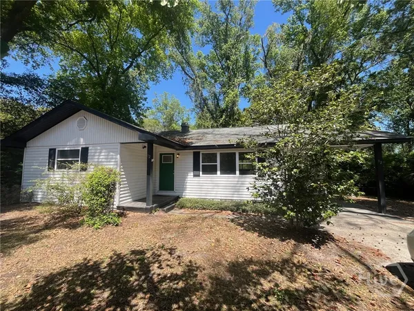 $1,800 | 32 Pine Drive, Savannah, GA 31405