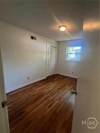 $1,800 | 32 Pine Drive, Savannah, GA 31405