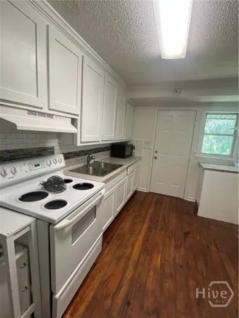 $1,800 | 32 Pine Drive, Savannah, GA 31405