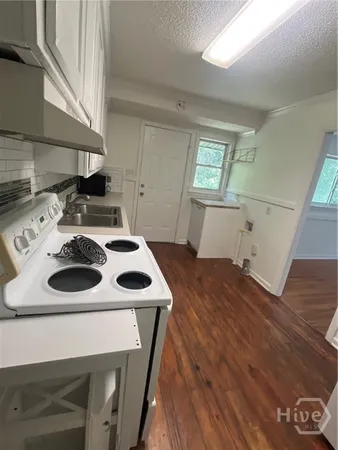 $1,800 | 32 Pine Drive, Savannah, GA 31405
