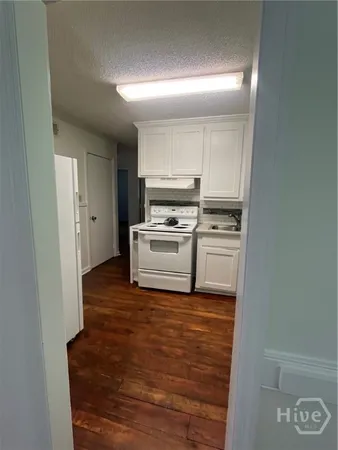 $1,800 | 32 Pine Drive, Savannah, GA 31405