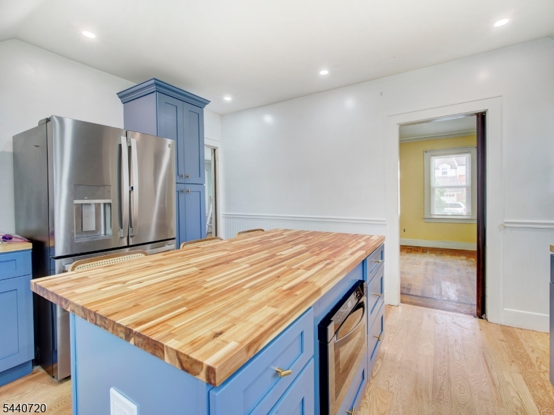 141 Parker Road Elizabeth, NJ 07208 - Photo 13 of 35