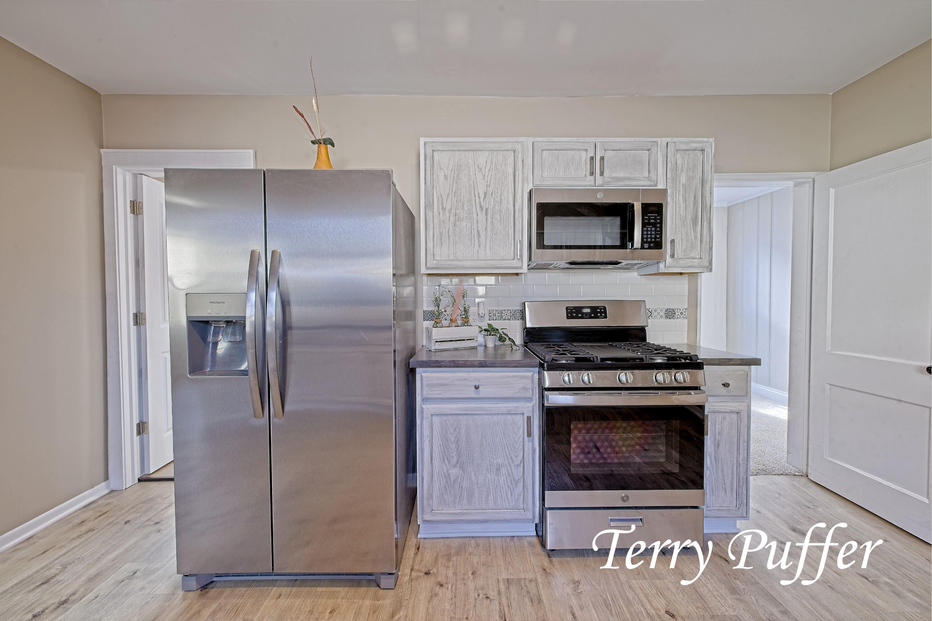 1707 Division Street Muskegon, MI 49441 - Photo 11 of 35 IMG_7767_HDR