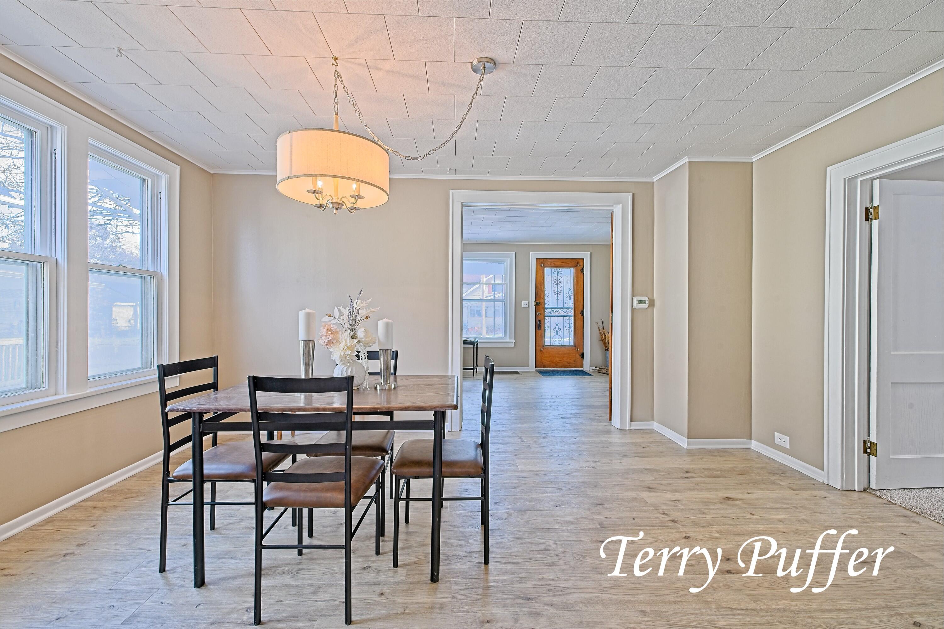 1707 Division Street Muskegon, MI 49441 - Photo 12 of 35 IMG_7807_HDR