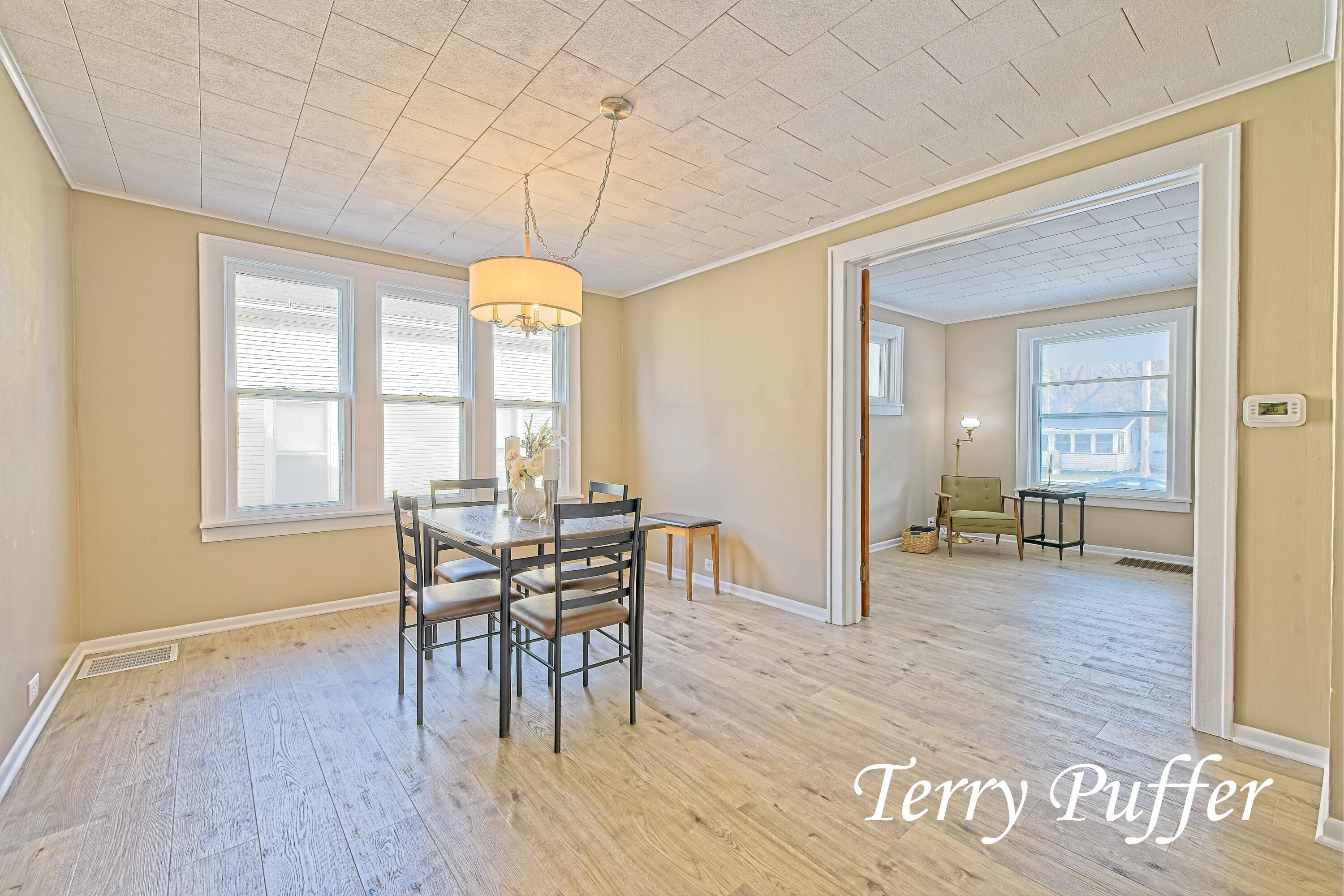 1707 Division Street Muskegon, MI 49441 - Photo 13 of 35 IMG_7815_HDR