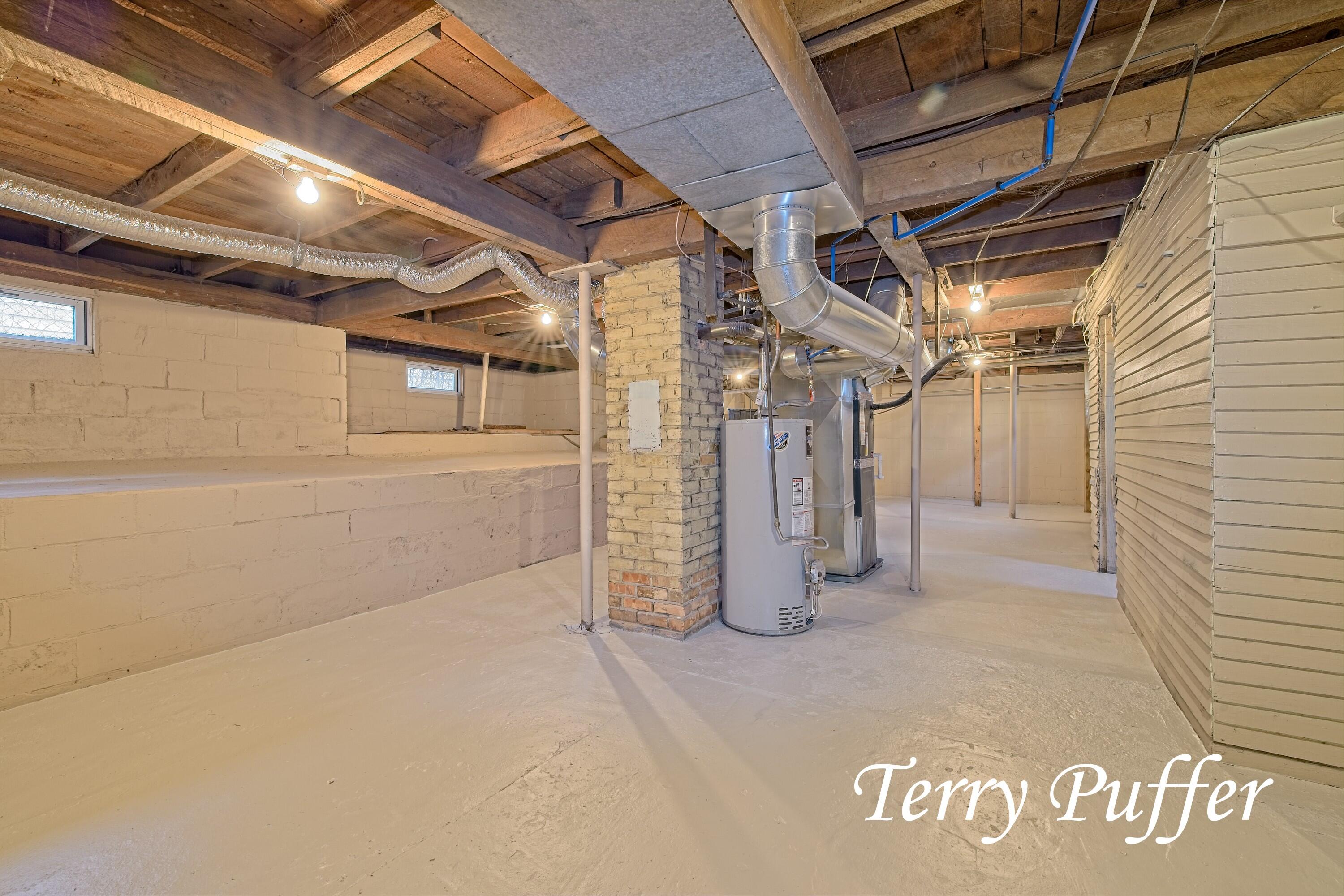 1707 Division Street Muskegon, MI 49441 - Photo 24 of 35 IMG_7923_HDR