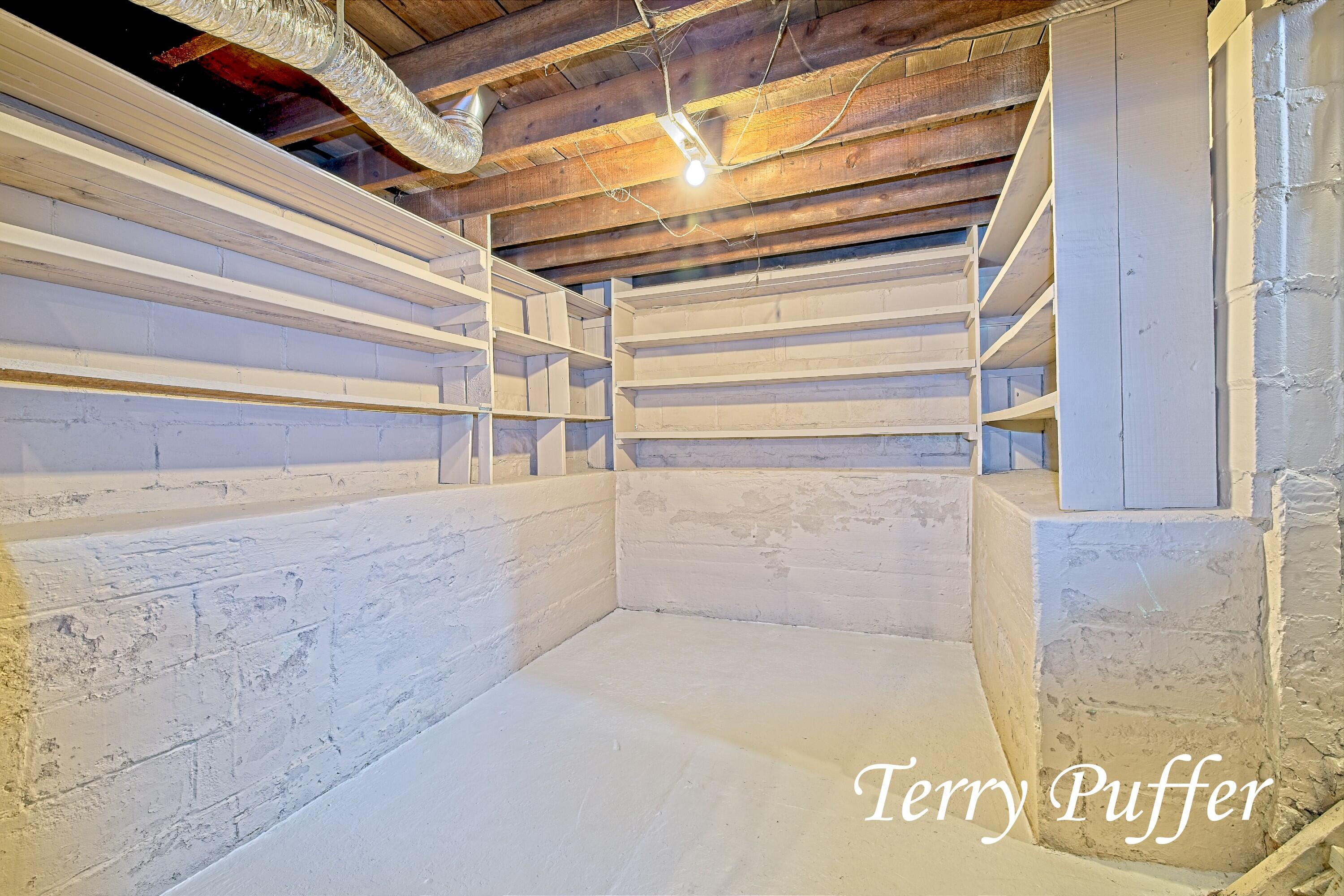 1707 Division Street Muskegon, MI 49441 - Photo 29 of 35 IMG_7907_HDR