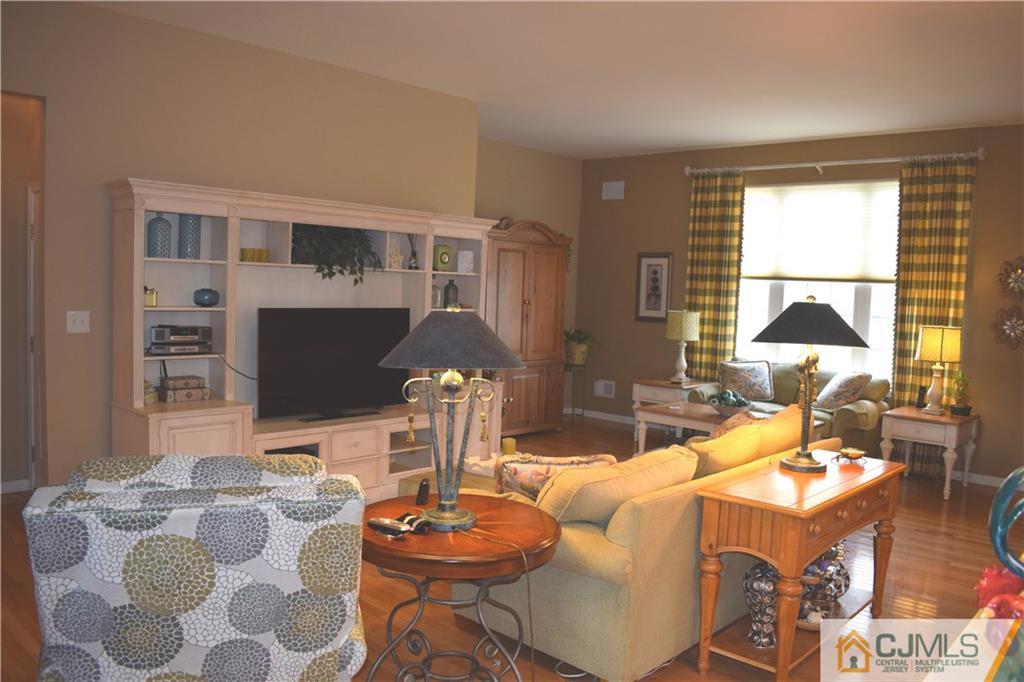 32 Tamarack Road Monroe Township, NJ 08831 - Photo 4 of 25 Gallery Image 4
