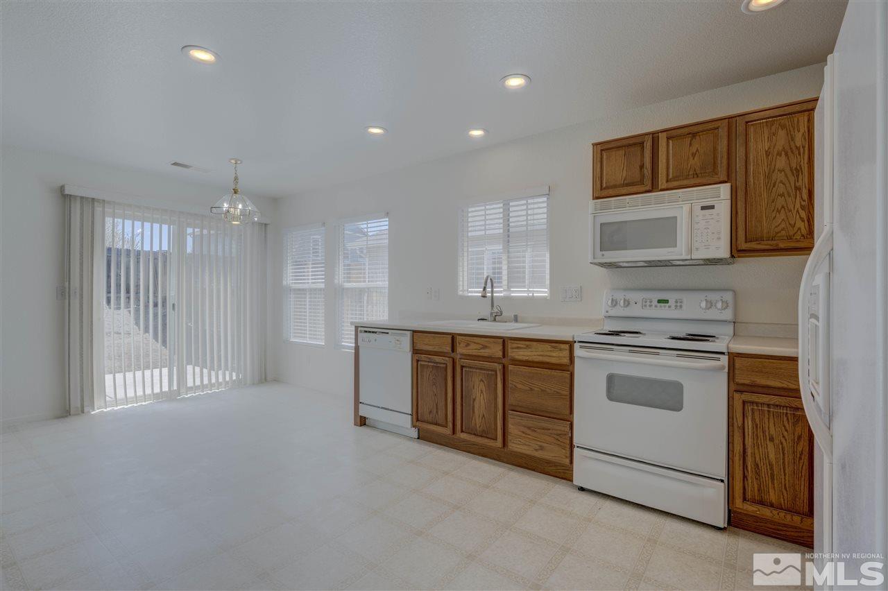 7810 Welsh Drive Reno, NV 89506 - Photo 7 of 20 Photo 7