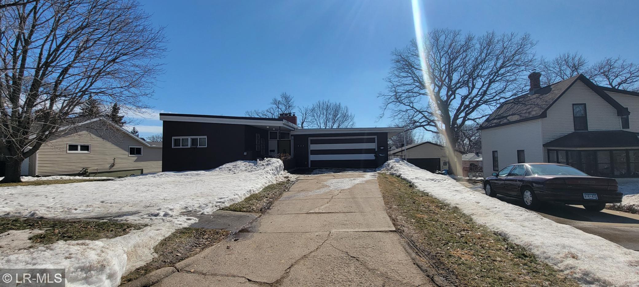 635 West Summit Avenue Fergus Falls, MN 56537 - Photo 1 of 1