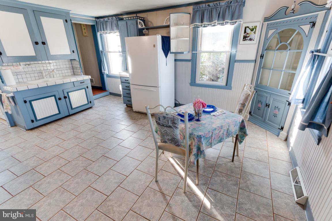 654 East Main Street Lititz, PA 17543 - Photo 5 of 29