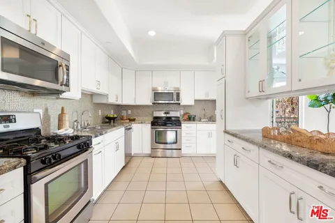 $1,299,000 | 822 North McCadden Place, Los Angeles, CA 90038