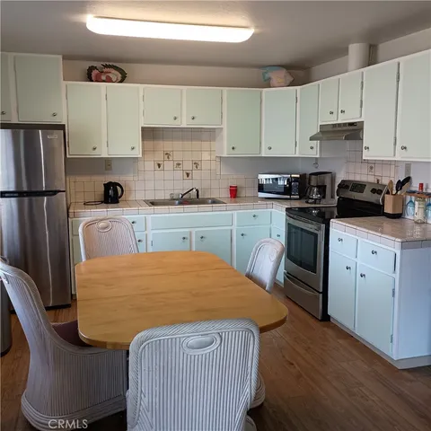 $445,000 | 10098 Crestview Drive, Clearlake, CA 95422