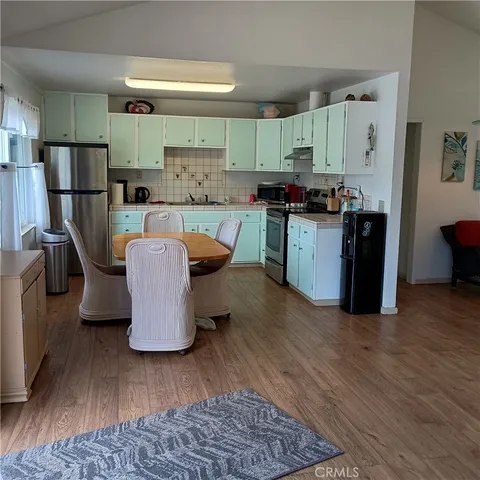 $445,000 | 10098 Crestview Drive, Clearlake, CA 95422