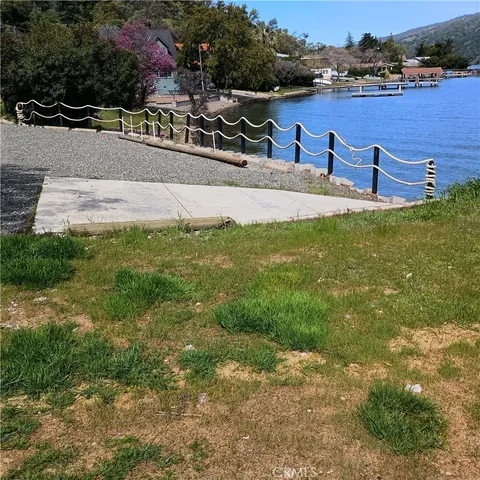 $445,000 | 10098 Crestview Drive, Clearlake, CA 95422