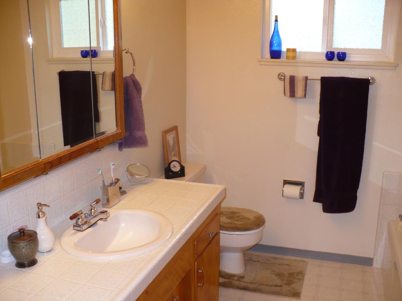 21334 Dersch Road Anderson, CA 96007 - Photo 10 of 24 a bathroom with a sink vanity mirror and toilet